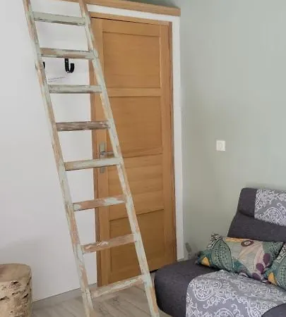 Апартаменты Tiny-house Chez L'habitant Centre Пессак